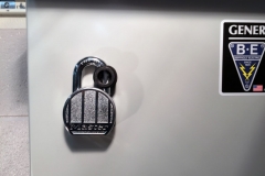 padlock-door-catch-01